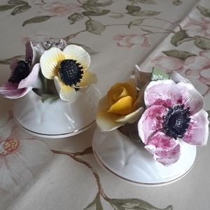 Pair of Sanford flowers